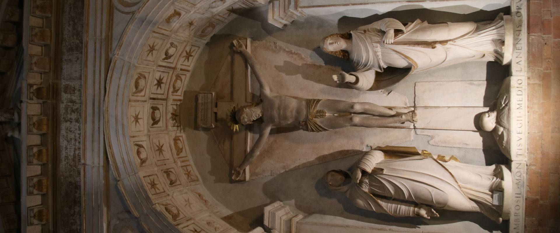 Duomo (Piacenza), Cristo crocifisso con i dolenti 02 photo by Mongolo1984